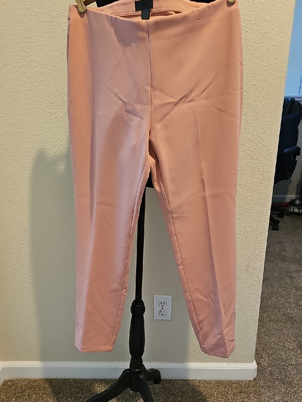 Elle Straight Leg Pull-On Pants in Blush Pink